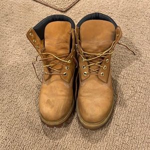 timberland boots mens 7.5 M (medium width)